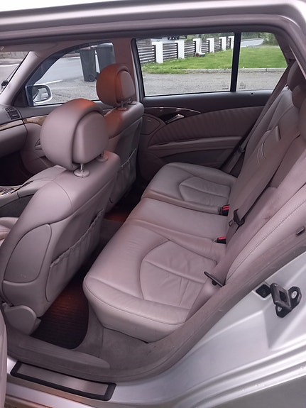 Mercedes-Benz E220 16 of 22