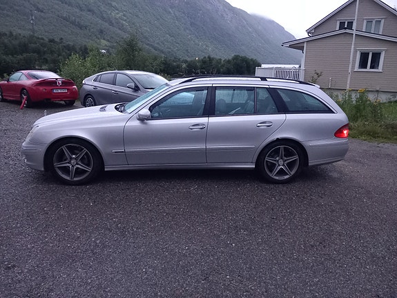 Mercedes-Benz E220 3 of 22