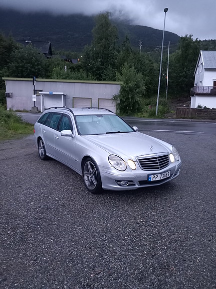 Mercedes-Benz E220 5 of 22