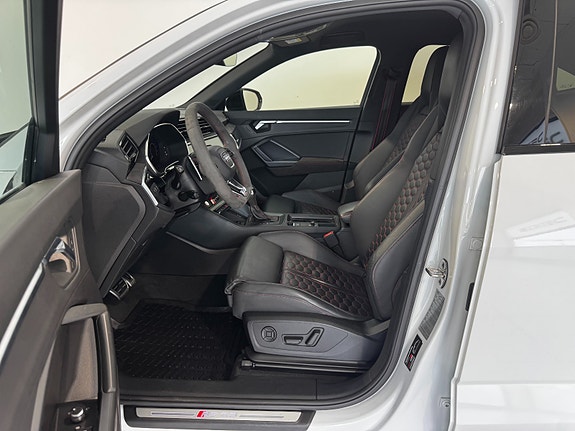 Audi RS Q3 16 of 26