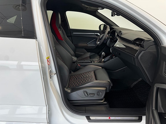 Audi RS Q3 18 of 26