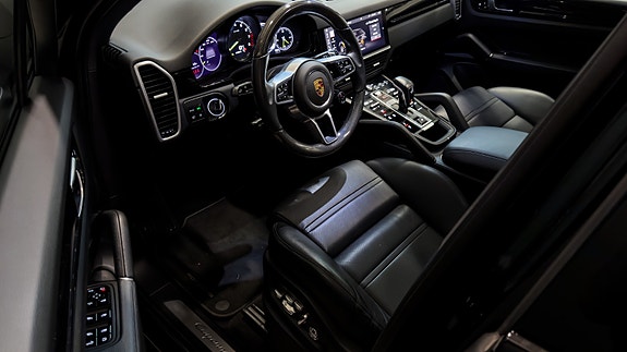 Porsche Cayenne 20 of 30