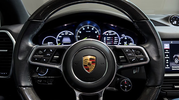 Porsche Cayenne 22 of 30