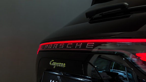 Porsche Cayenne 17 of 30