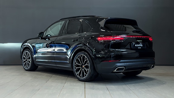 Porsche Cayenne 4 of 30