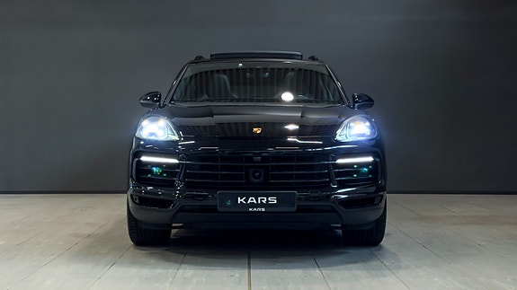 Porsche Cayenne 9 of 30