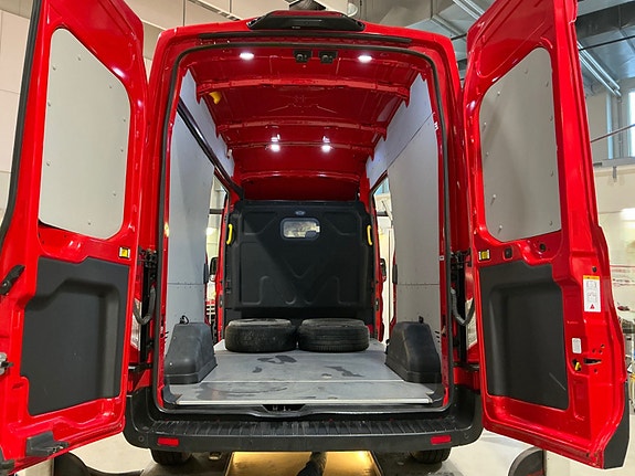 Ford Transit 5 of 5