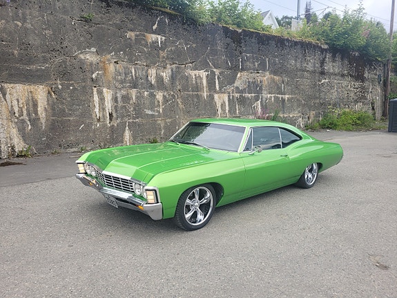 Chevrolet Impala 2 of 5