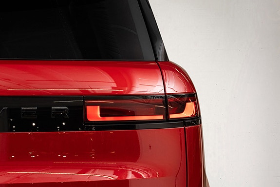 Land Rover Range Rover Sport 11 of 30