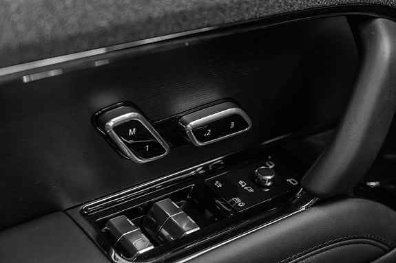 Land Rover Range Rover Sport 23 of 30