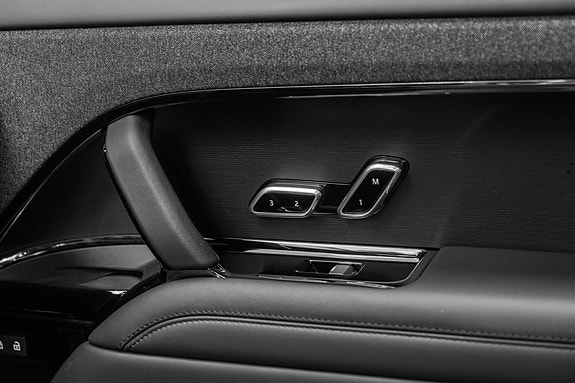Land Rover Range Rover Sport 22 of 30