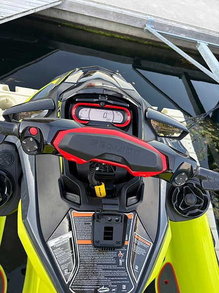 Seadoo RXT-X 300rs 23 of 25
