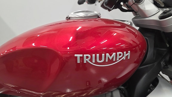 Triumph Rocket III 4 of 8