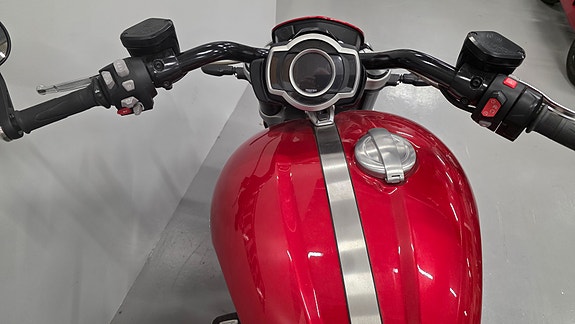 Triumph Rocket III 7 of 8