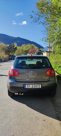 Volkswagen Golf V 3 of 5