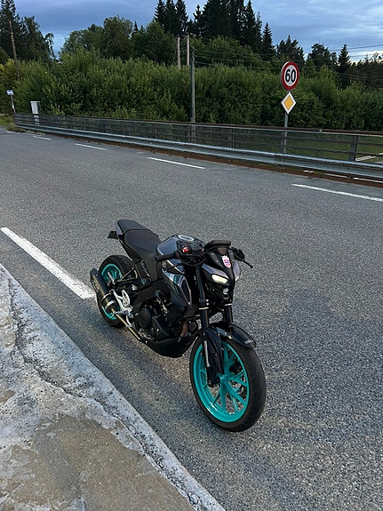 Yamaha MT-125 4 of 10