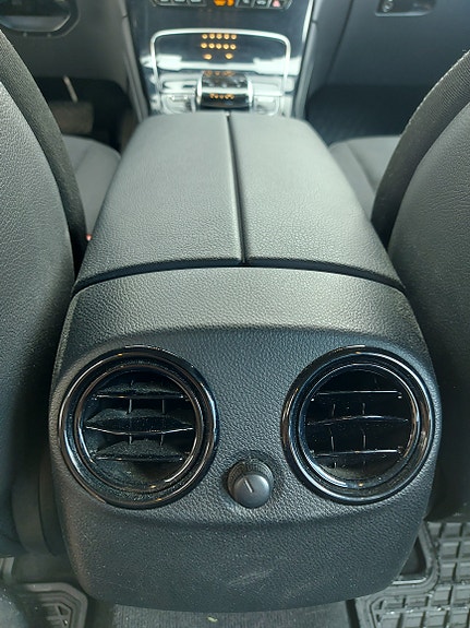 Mercedes-Benz GLC350 e 28 of 30