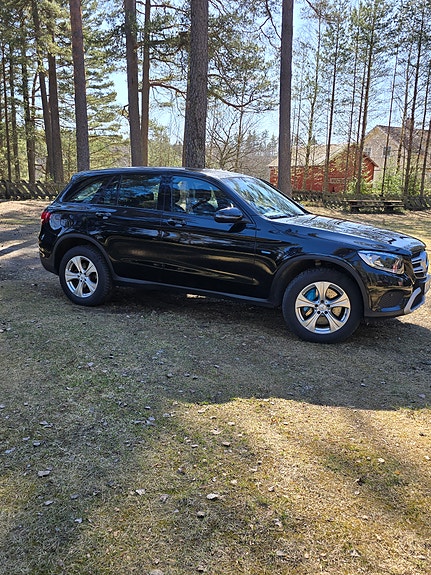 Mercedes-Benz GLC350 e 9 of 30