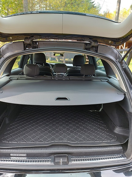 Mercedes-Benz GLC350 e 22 of 30