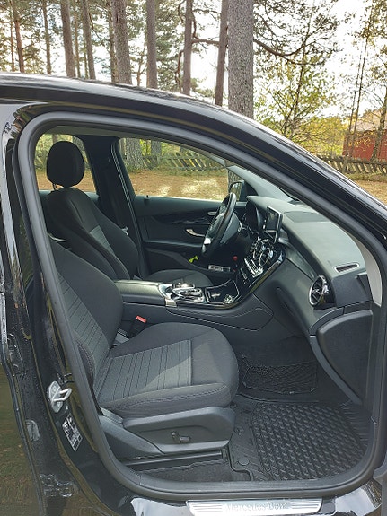 Mercedes-Benz GLC350 e 24 of 30