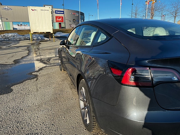 Tesla Model 3 5 of 5