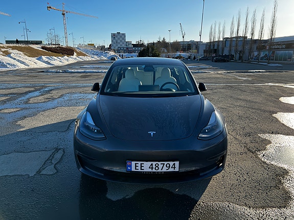 Tesla Model 3 2 of 5