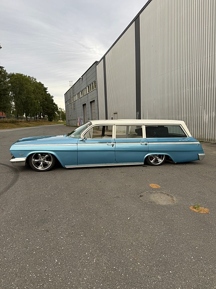 Chevrolet Impala 4 of 5