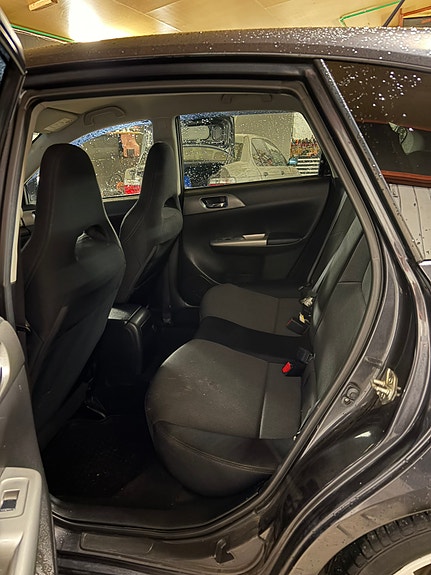 Subaru Impreza 6 of 9