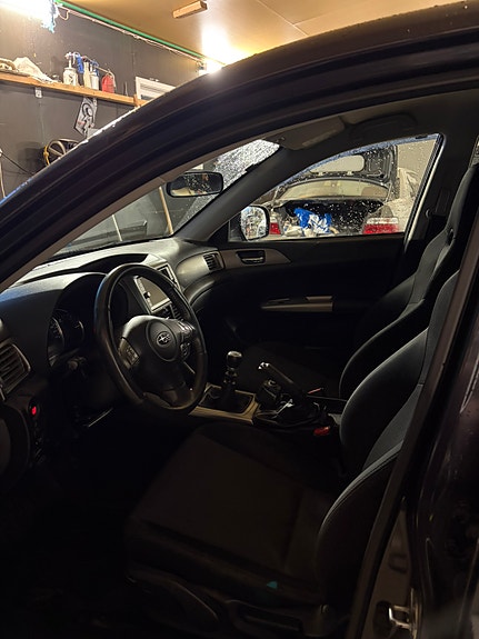 Subaru Impreza 7 of 9