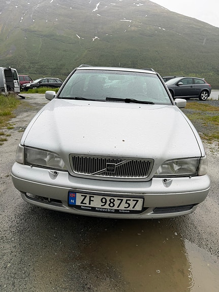 Volvo V70 7 of 14