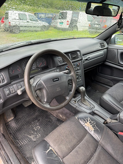 Volvo V70 14 of 14
