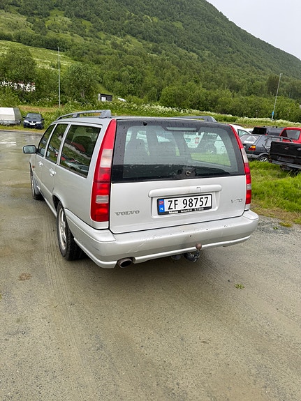 Volvo V70 10 of 14