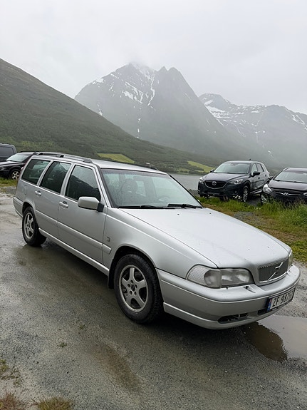 Volvo V70 8 of 14