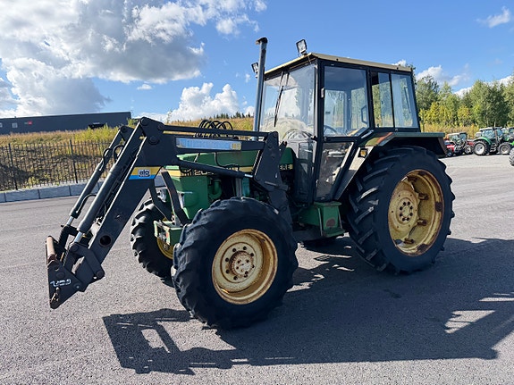 John Deere 2040 4 of 30