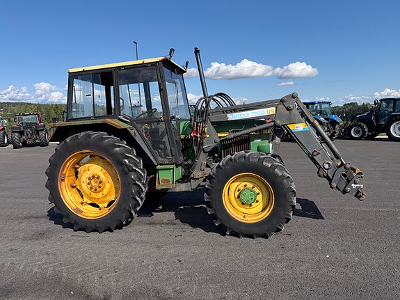 John Deere 2040 16 of 30