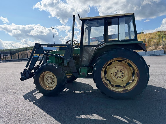 John Deere 2040 6 of 30