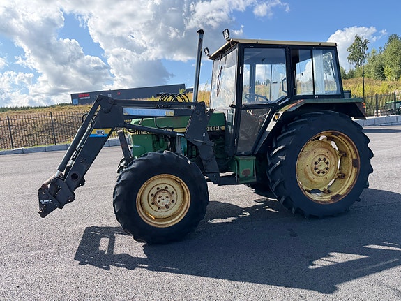 John Deere 2040 3 of 30