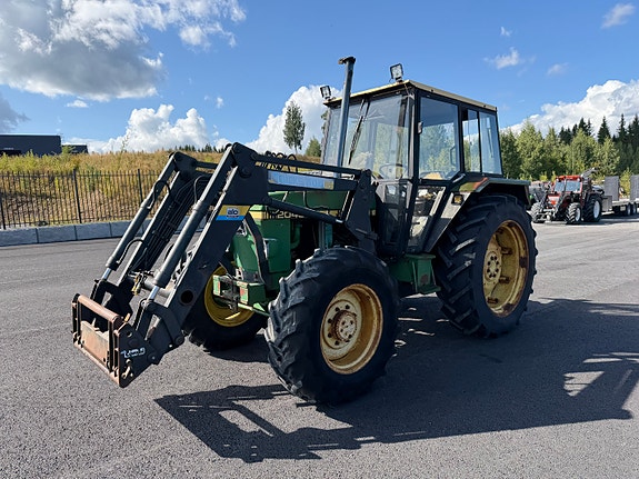 John Deere 2040 2 of 30