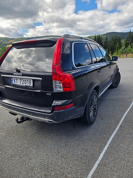 Volvo XC90 3 of 5