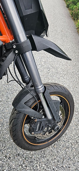 KTM 950 Supermoto 9 of 11