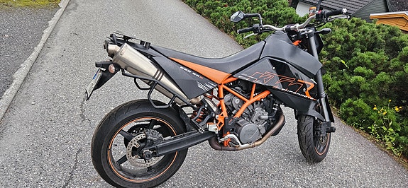 KTM 950 Supermoto 7 of 11
