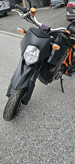 KTM 950 Supermoto 4 of 11