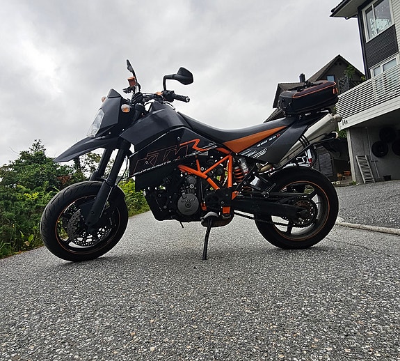 KTM 950 Supermoto 2 of 11