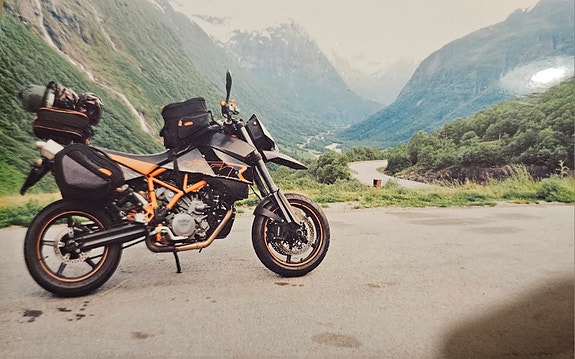KTM 950 Supermoto 11 of 11
