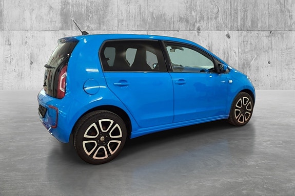 Volkswagen UP! 2 of 5