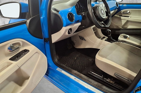 Volkswagen UP! 9 of 14