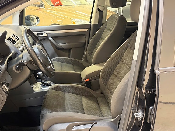 Volkswagen Touran 5 of 5