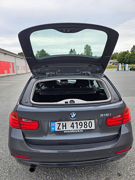 BMW 316i 14 of 30