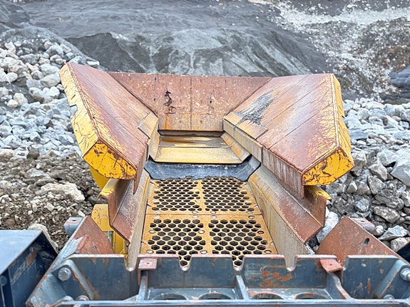 Keestrack B4e hybrid - 1 eier - Sidebånd - Matekasse - Ny kjeft - Magnet - Leveringsklar 9 of 30