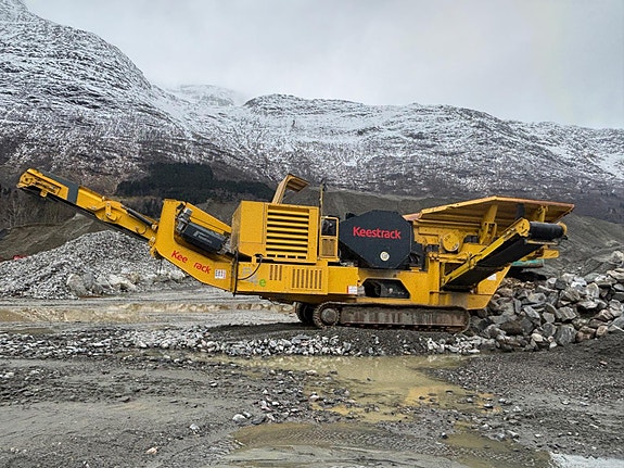 Keestrack B4e hybrid - 1 eier - Sidebånd - Matekasse - Ny kjeft - Magnet - Leveringsklar